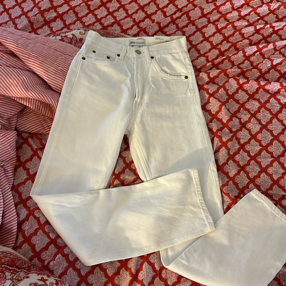 NWT ZARA STRAIGHT FIT WHITE JEANS